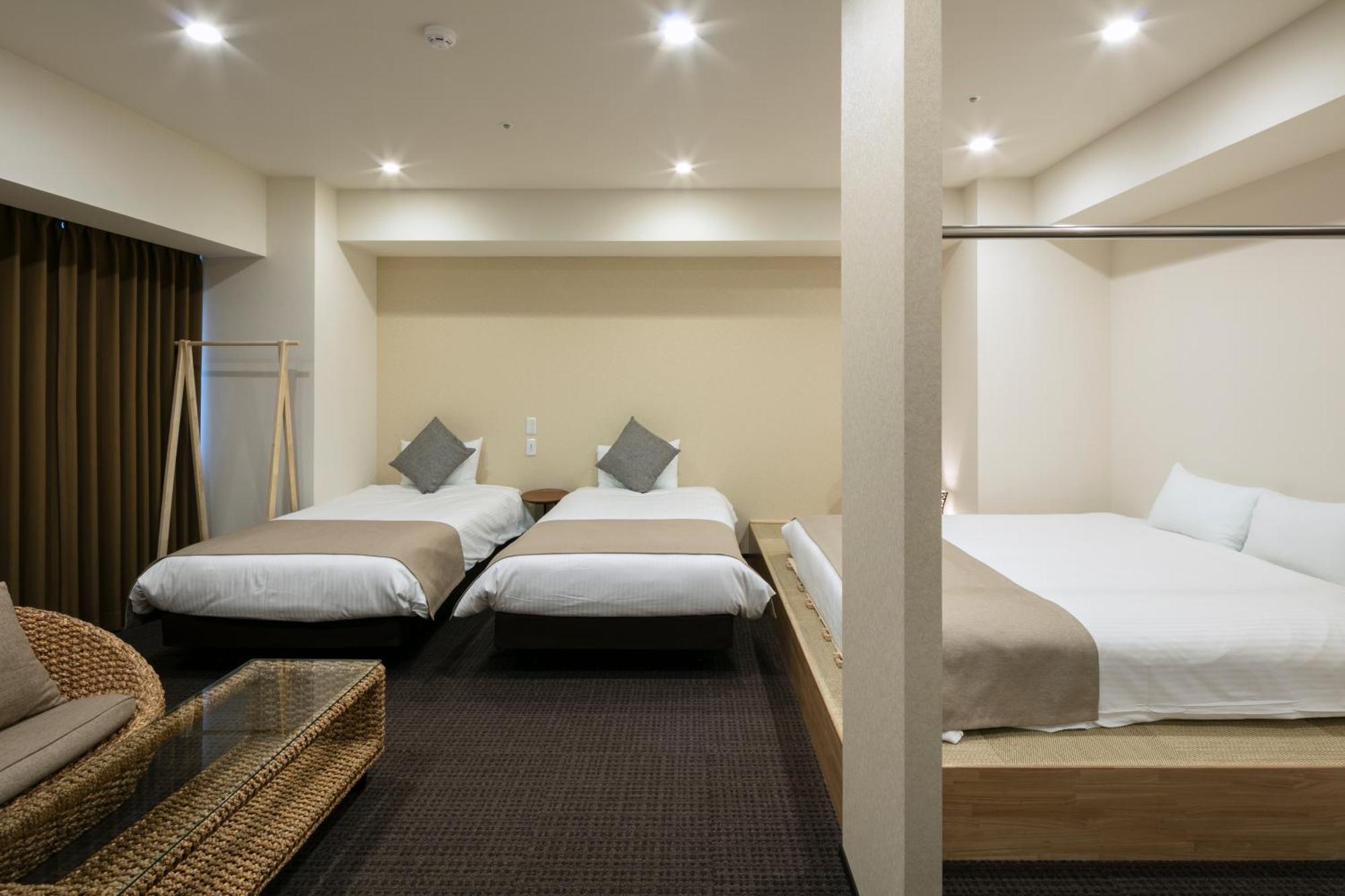 Randor Hotel Sapporo Suites Zimmer foto A room at the hotel