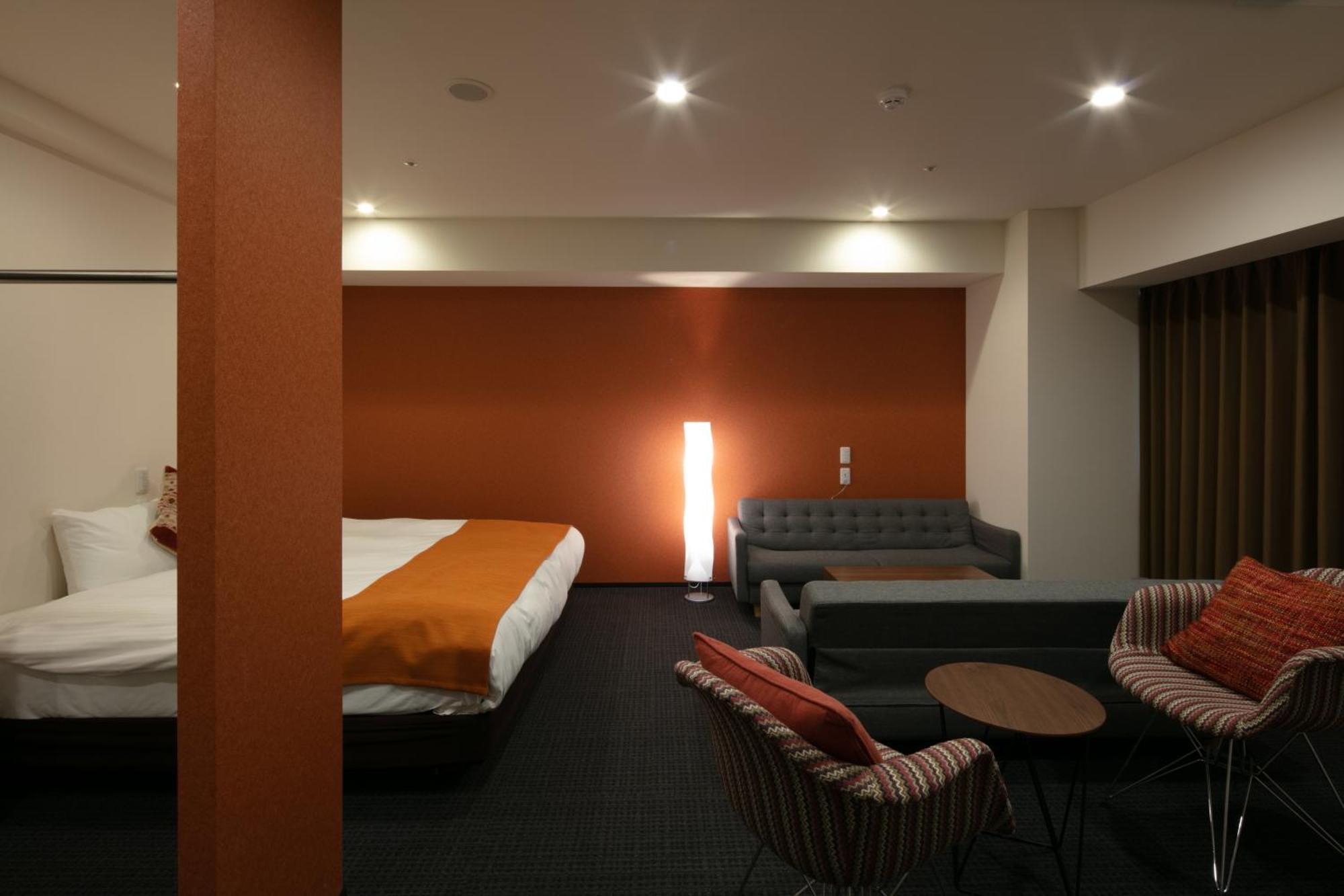 Randor Hotel Sapporo Suites Zimmer foto A room at the hotel